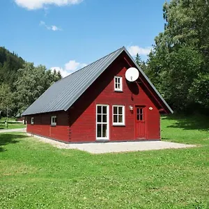 & - Base Camp Medvedin Camping
